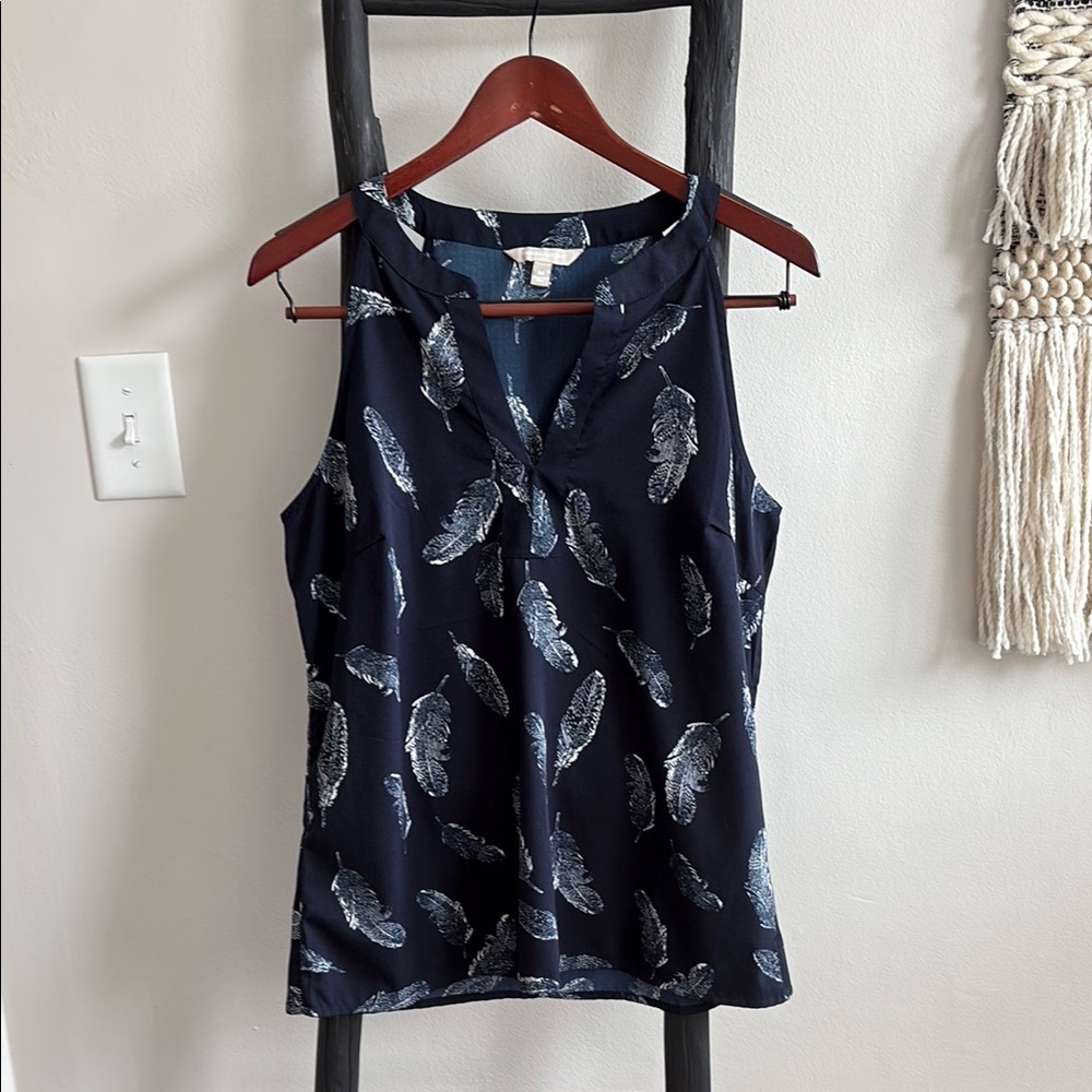 Banana Republic Feather Print Sleeveless Blouse - Navy Sz M
